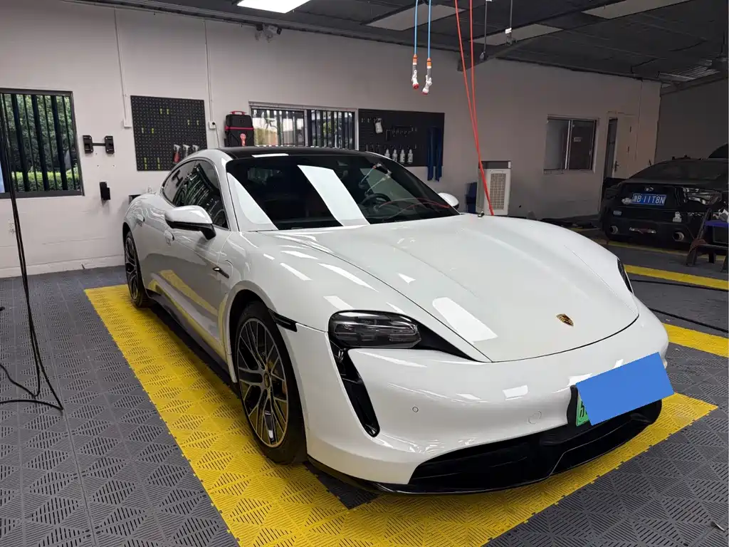 Porsche Taycan — миниатюра 3