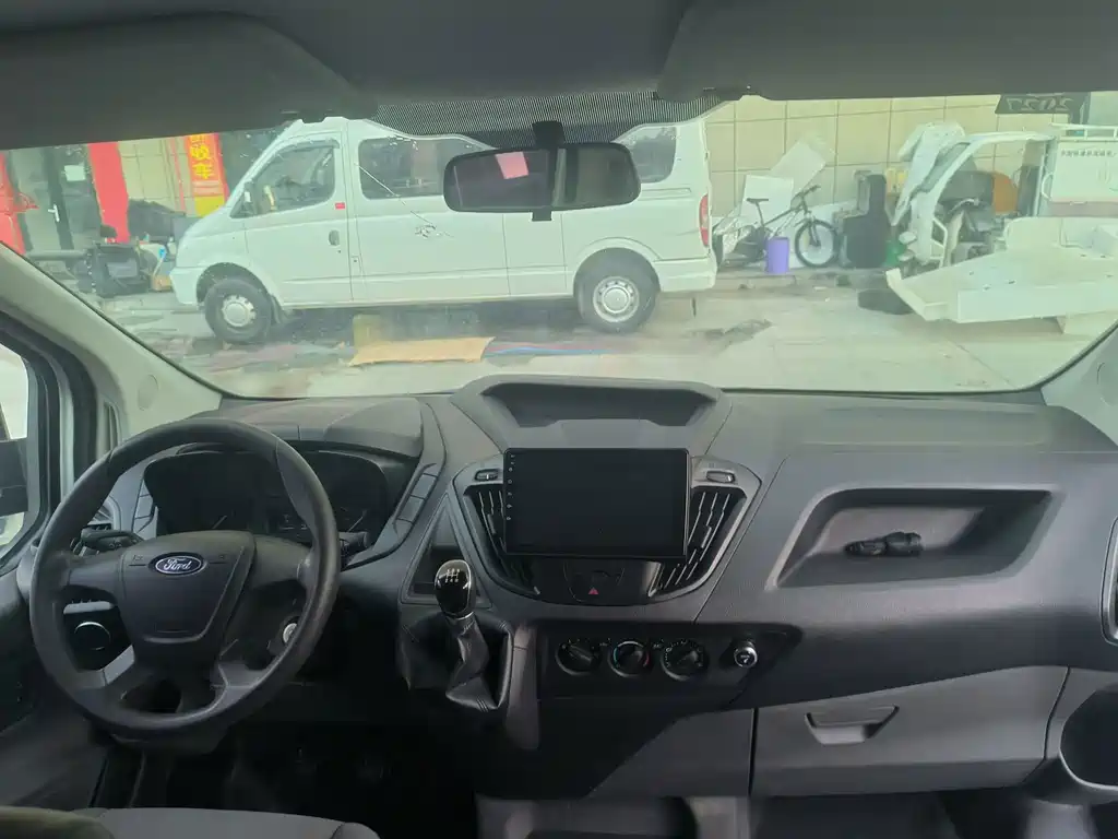 Ford Transit — миниатюра 6