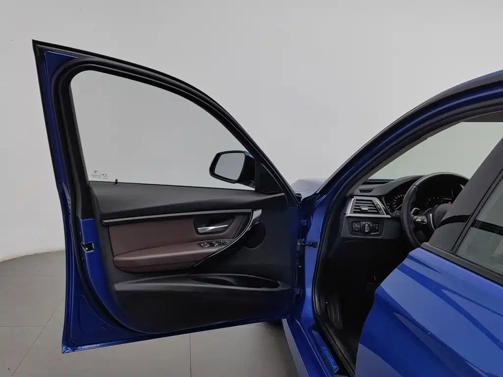 BMW 3 Series — миниатюра 8