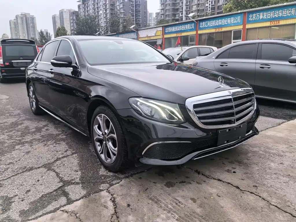 Mercedes-Benz E-Class — миниатюра 2