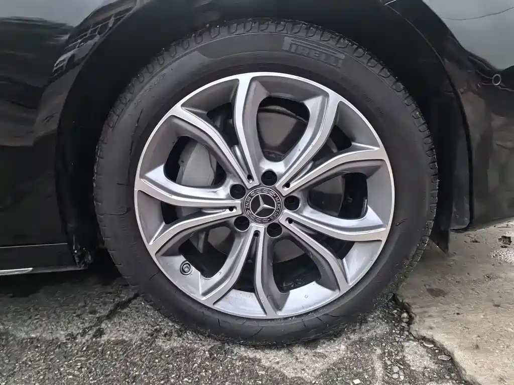 Mercedes-Benz E-Class — миниатюра 4