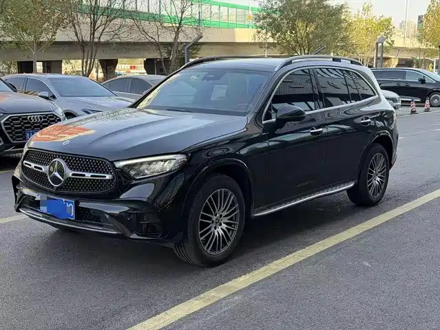 MERCEDES-BENZ GLC 2023