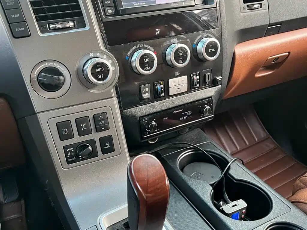 Toyota Sequoia 2010 5.7 Platinum