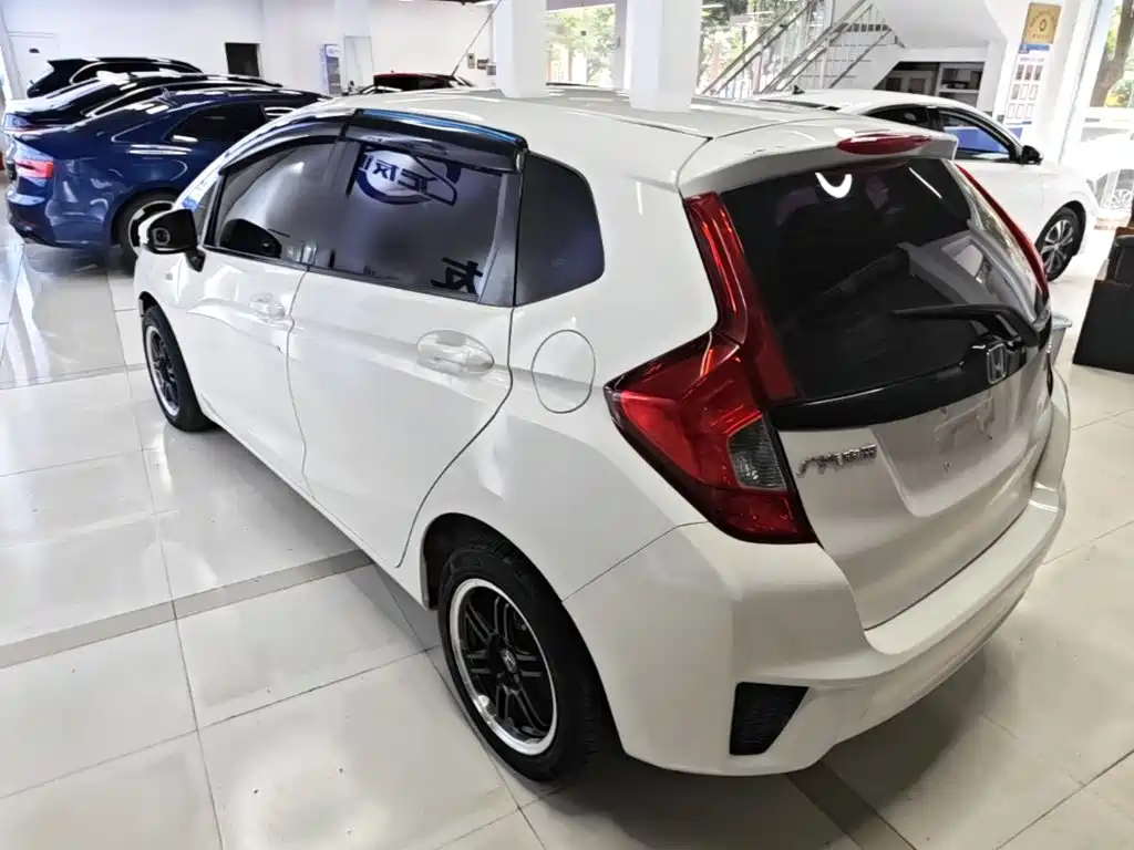 Honda Fit — миниатюра 5