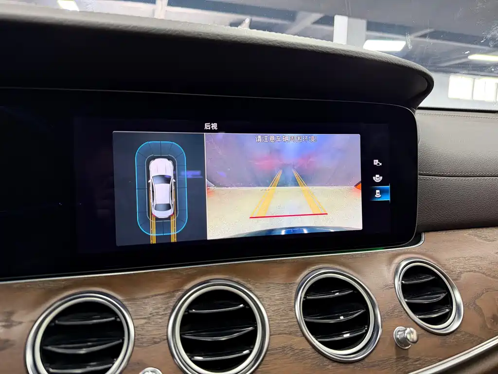 Mercedes-Benz E-Class — миниатюра 15