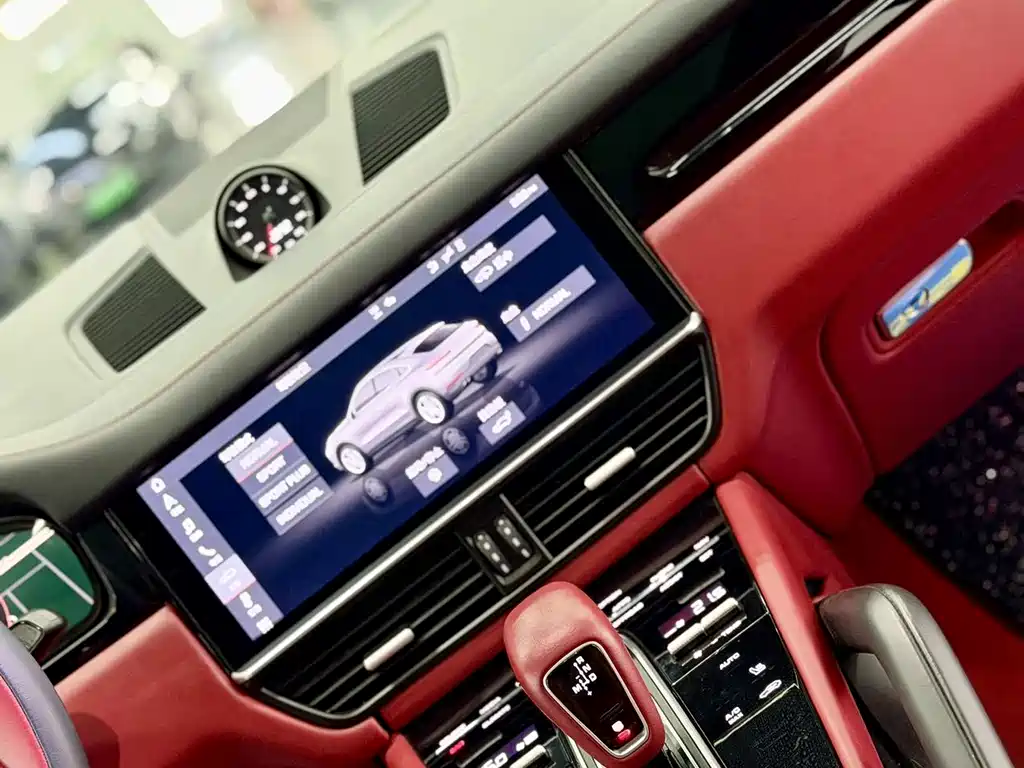 Porsche Cayenne — миниатюра 5