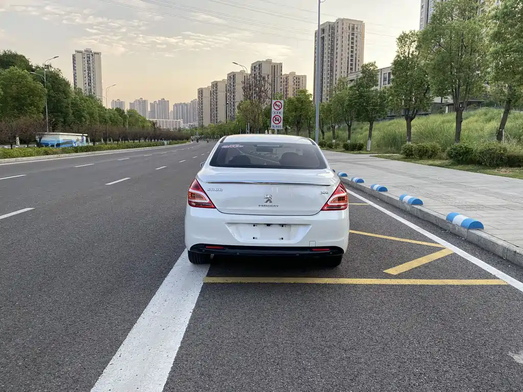 Peugeot 308 — миниатюра 4