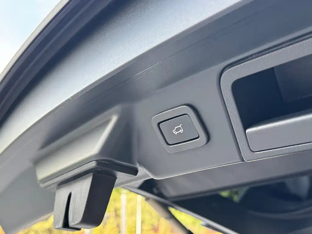 Land Rover Velar — миниатюра 19