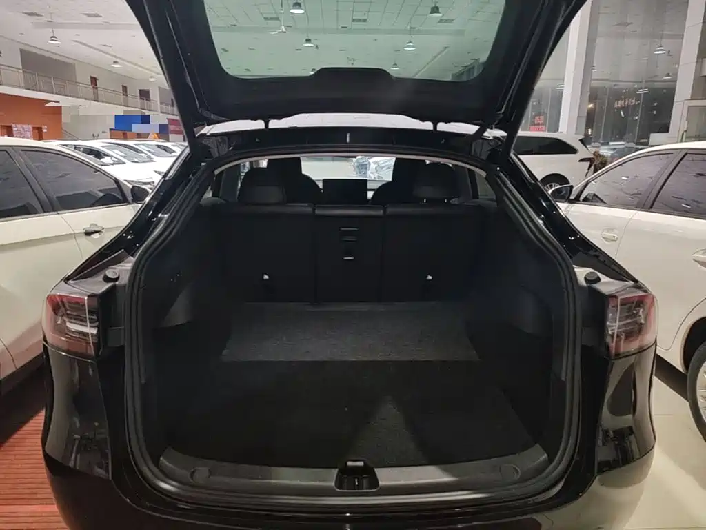 Tesla Model Y — миниатюра 19