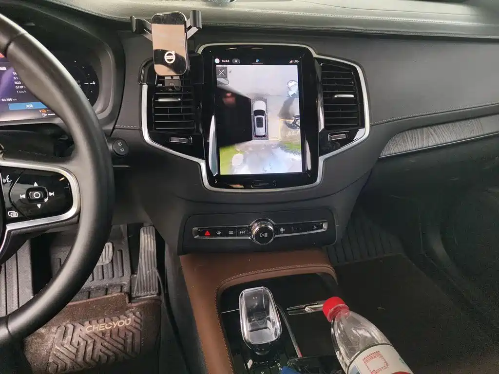 Volvo XC90 PHEV — миниатюра 14