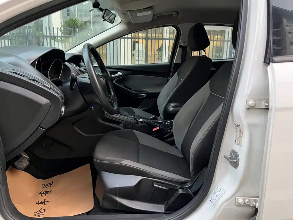 Ford Focus — миниатюра 3
