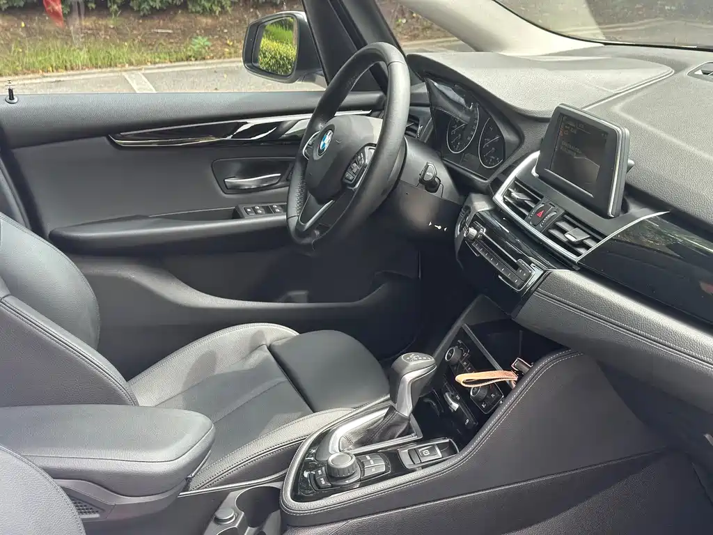 BMW 2 Series Active Tourer — миниатюра 5