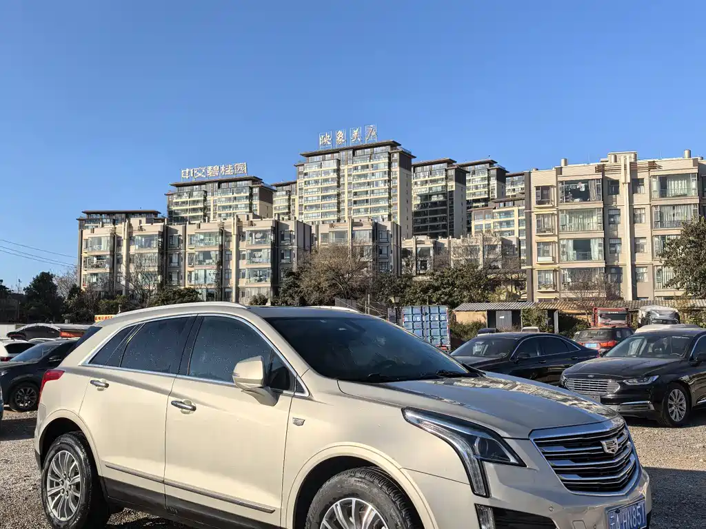 CADILLAC XT5