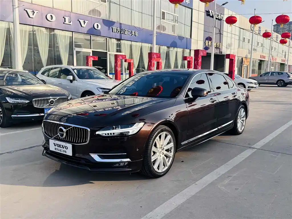 VOLVO S90