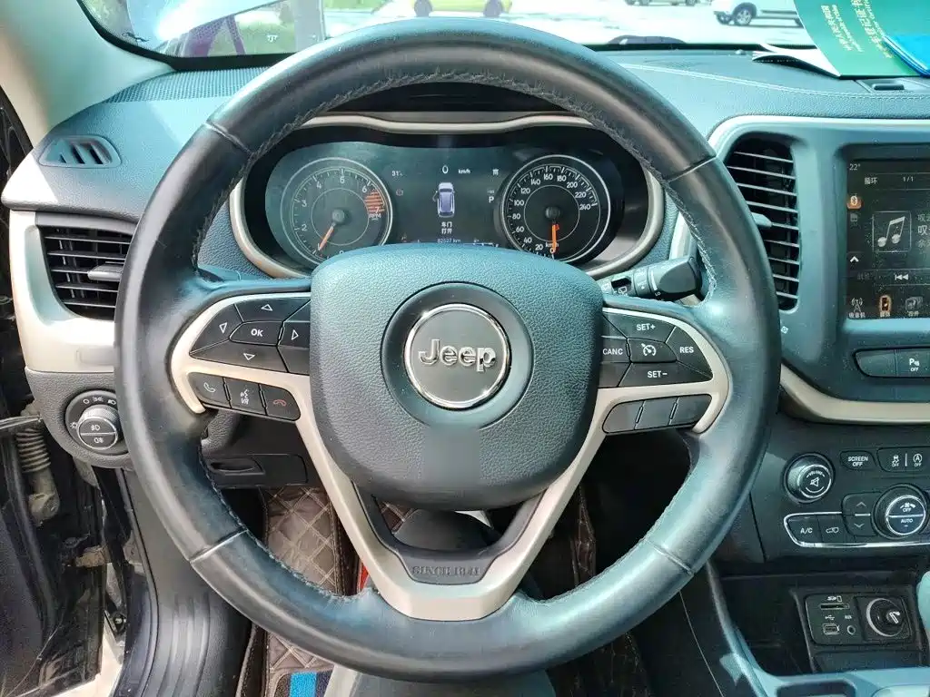 Jeep Cherokee — миниатюра 7