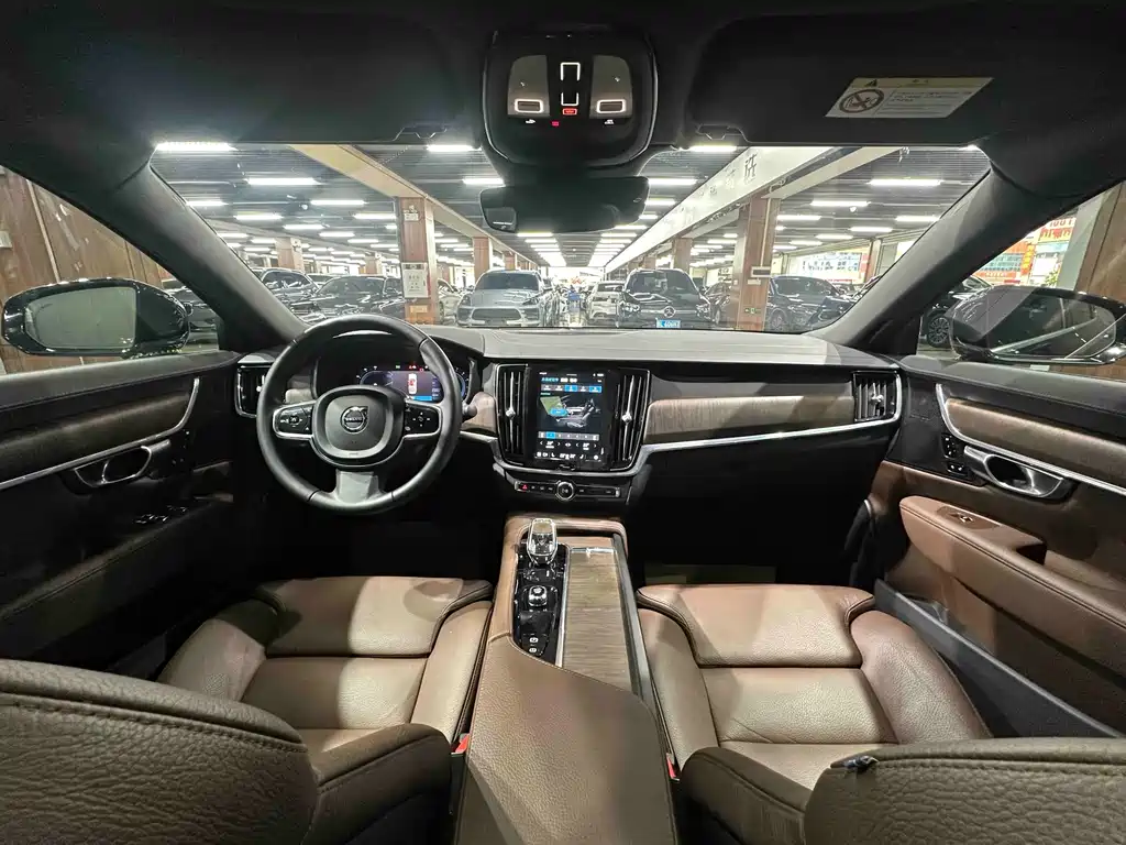 Volvo S90 2022 B5 Luxury