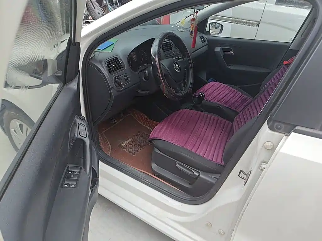 Volkswagen Polo — миниатюра 12