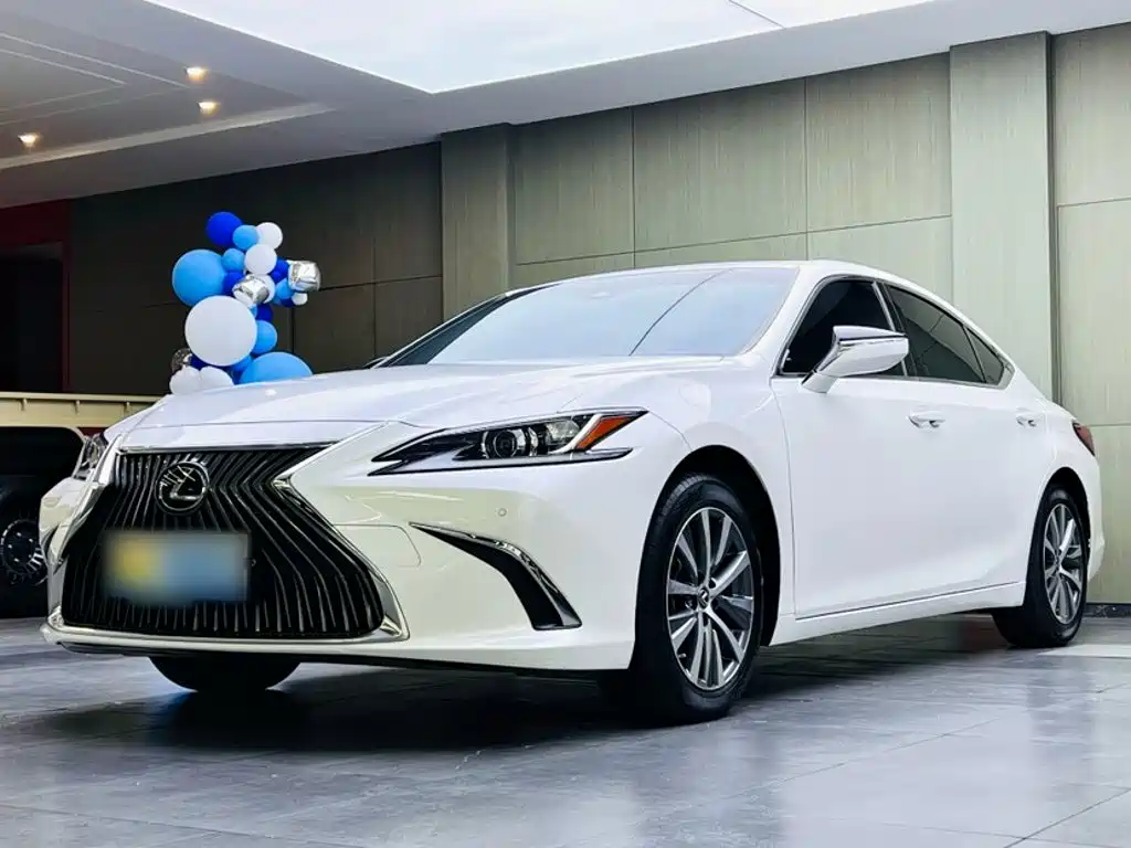 Lexus ES — миниатюра 2