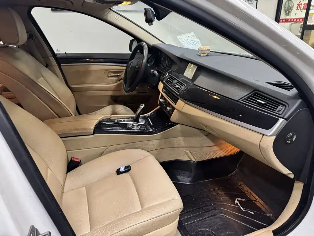 BMW 5 Series (Import) — миниатюра 9