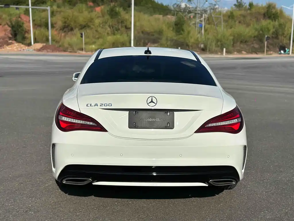 MERCEDES-BENZ CLA