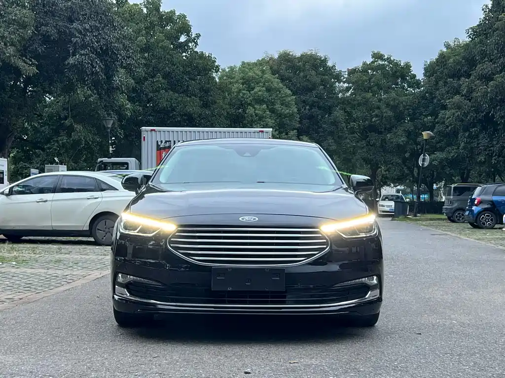 Ford Taurus — миниатюра 2