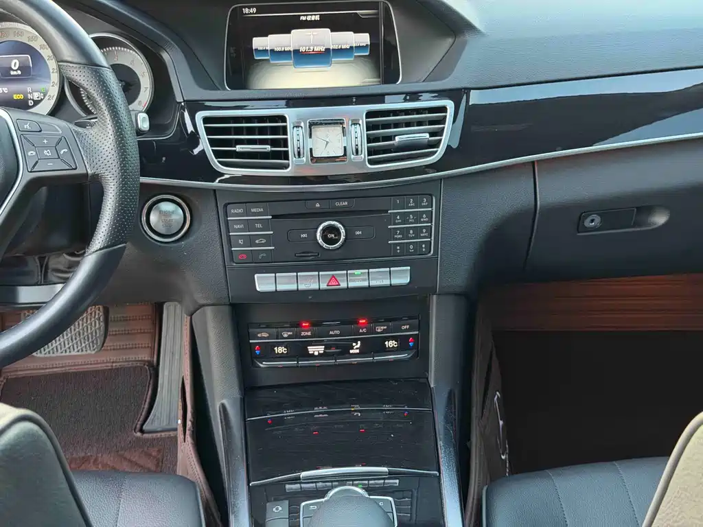 Mercedes-Benz E-Class — миниатюра 14