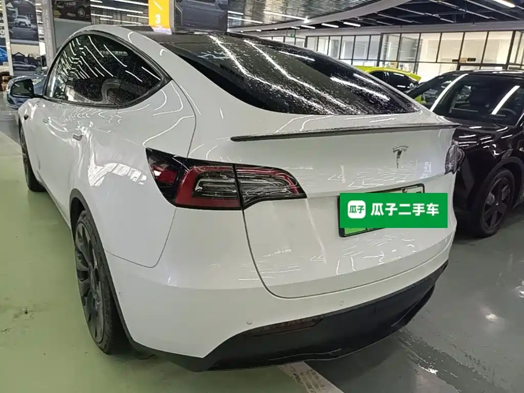 Tesla Model Y 2022 Performance