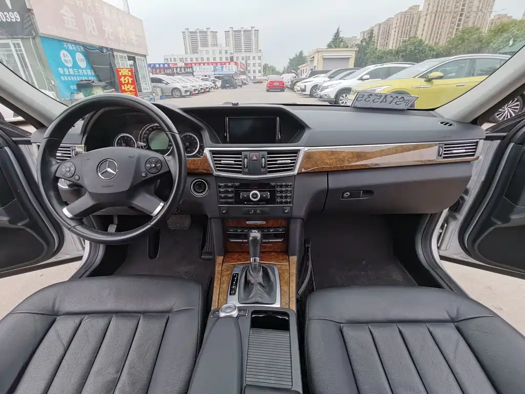 Mercedes-Benz E-Class (Import) — миниатюра 10