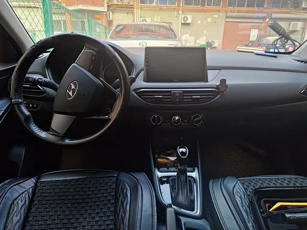 Hyundai Elantra — миниатюра 5