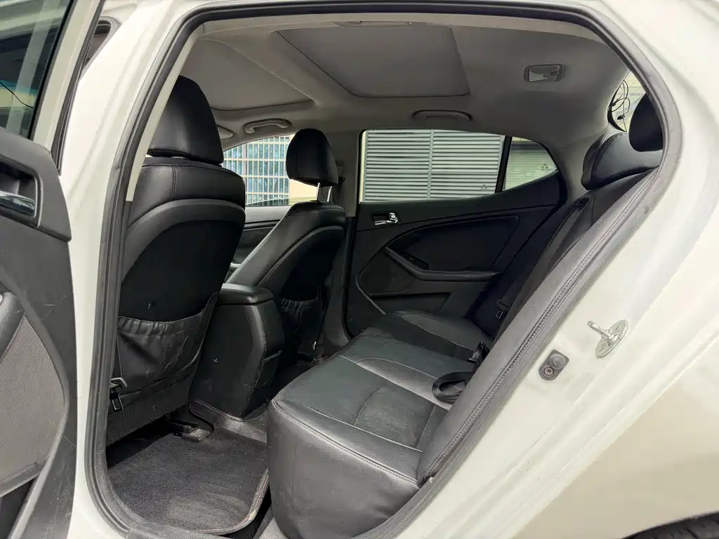 Kia K5 — миниатюра 5