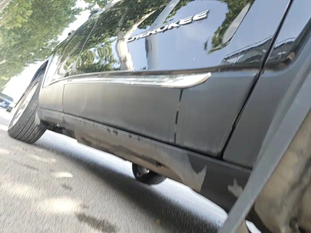 Jeep Cherokee — миниатюра 21