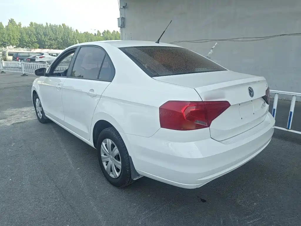 Volkswagen Jetta — миниатюра 5