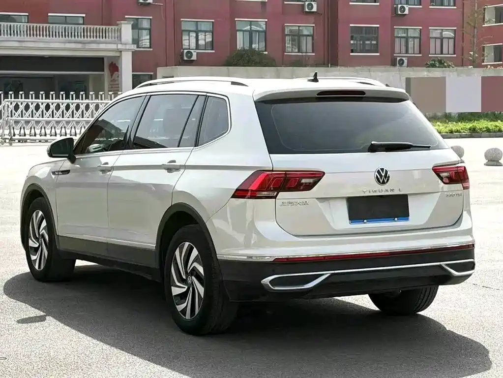 Volkswagen Tiguan L — миниатюра 9