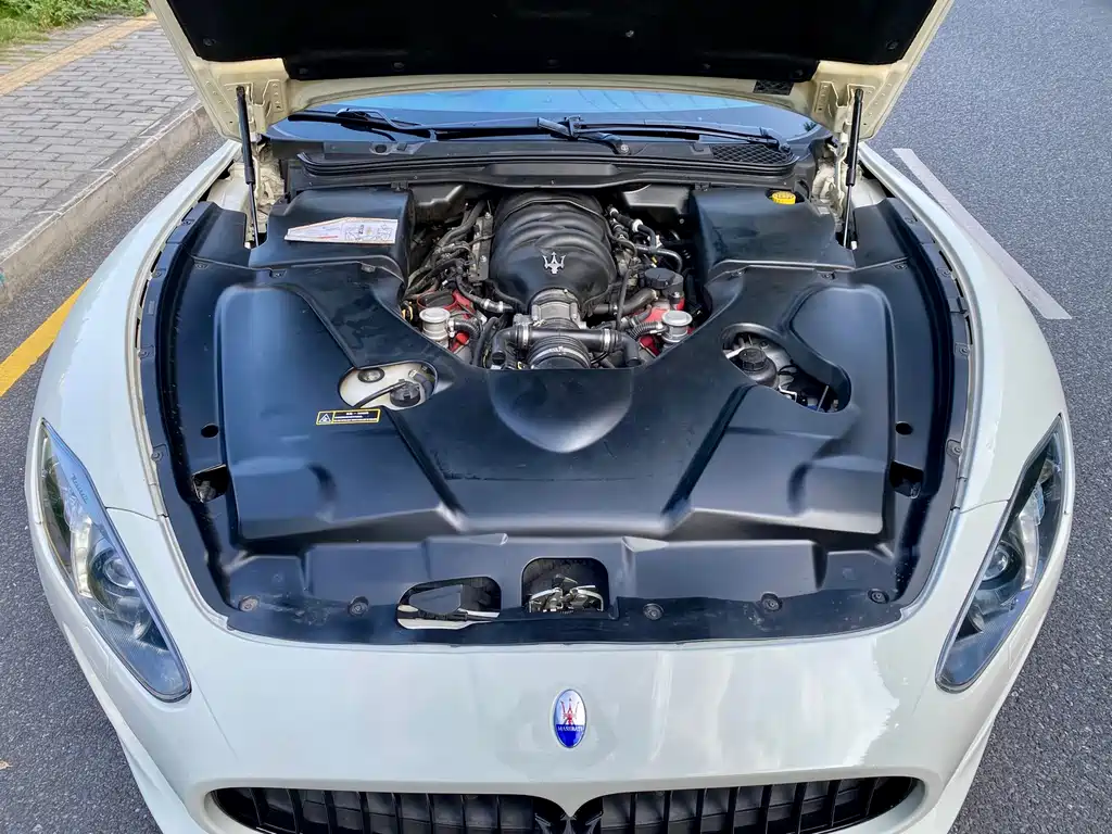 Maserati GranTurismo — миниатюра 17