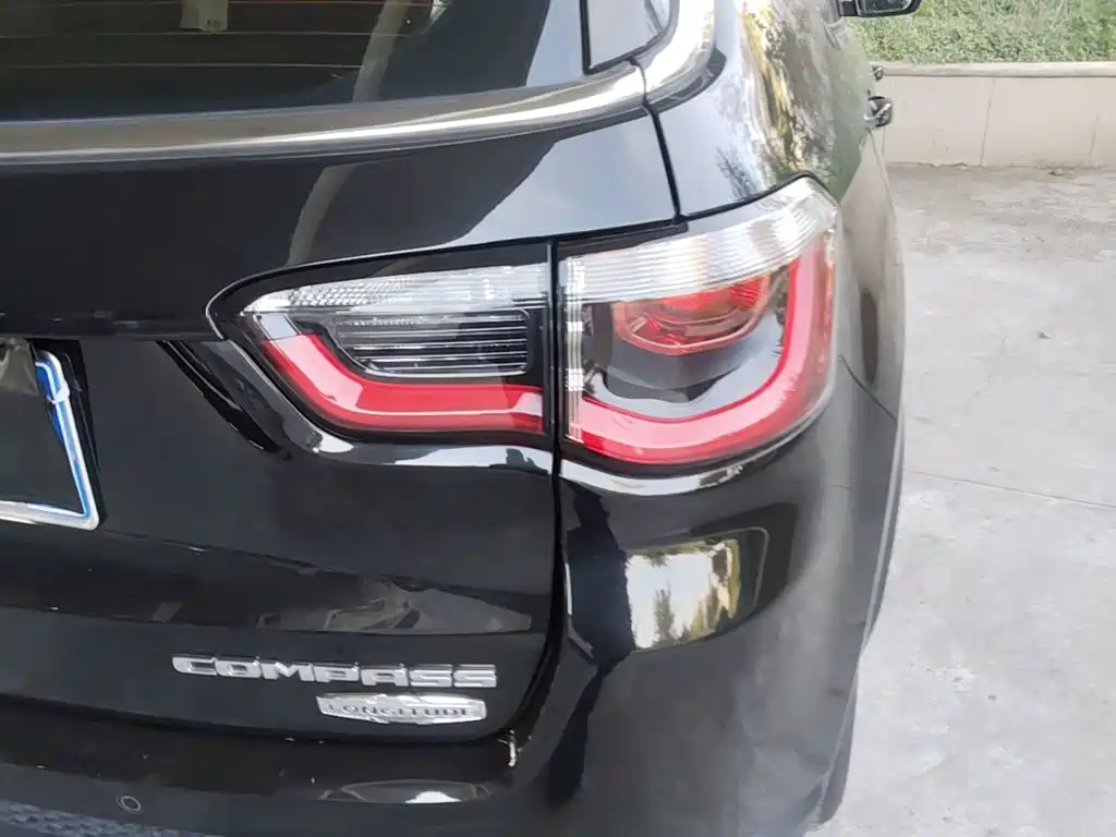 Jeep Compass — миниатюра 8