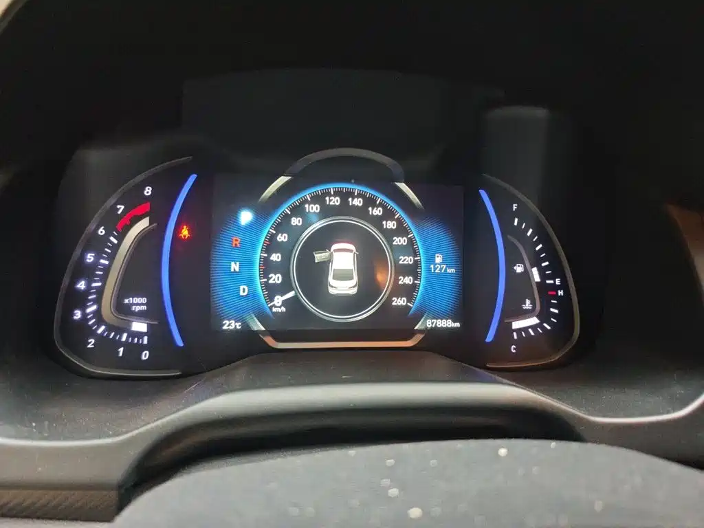Hyundai Elantra — миниатюра 12