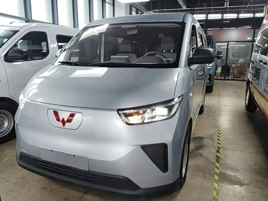 Wuling Yangguang — миниатюра 3