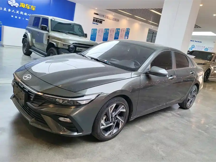Hyundai Elantra 2024