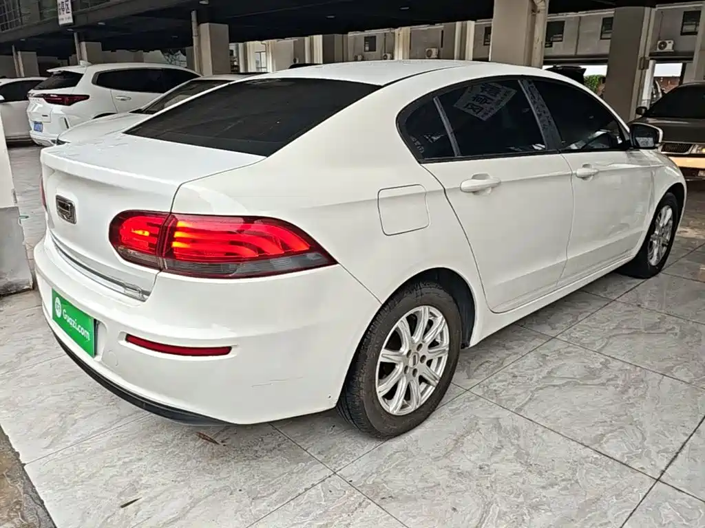 Qoros Qoros 3 — миниатюра 7