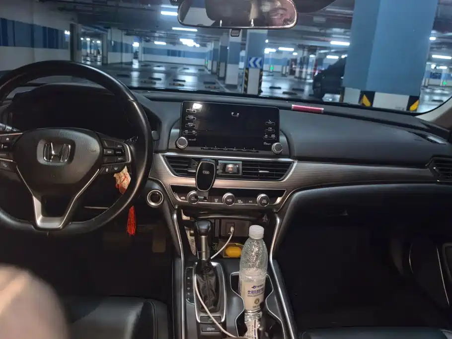 Honda Accord — миниатюра 16