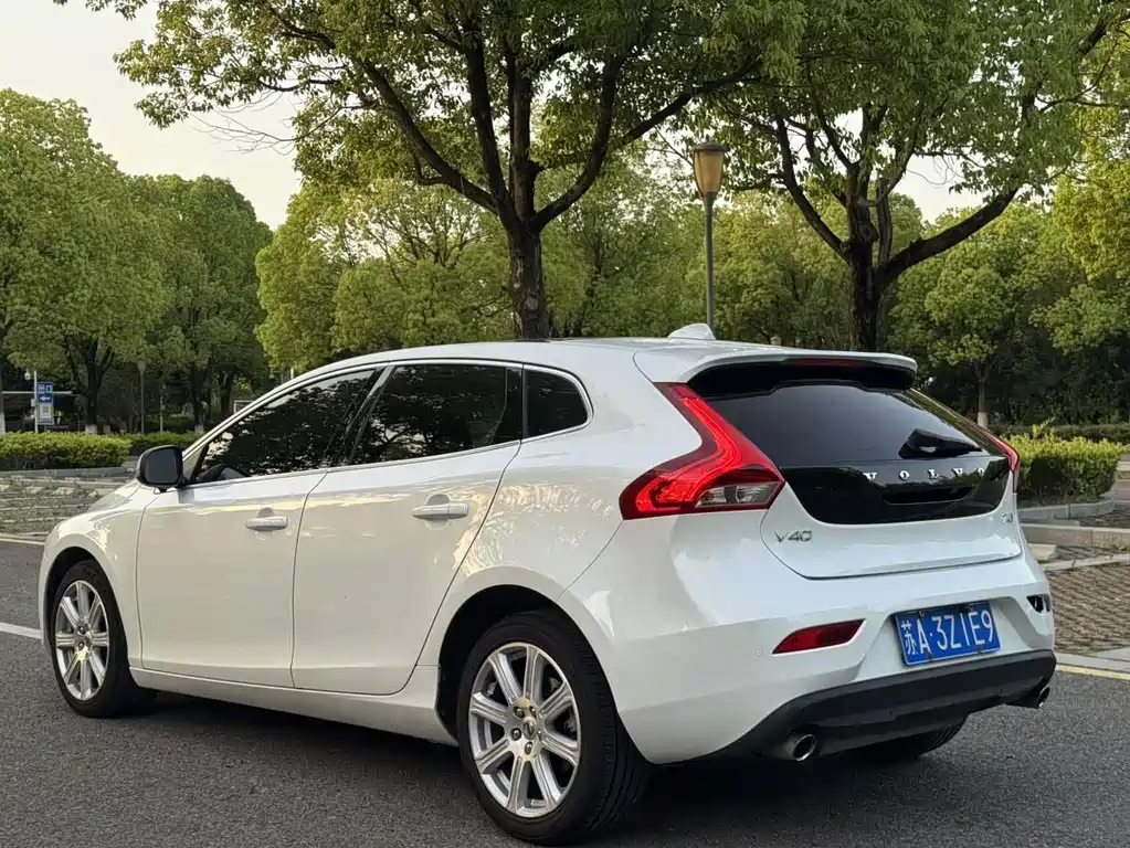 Volvo V40 2017 T4