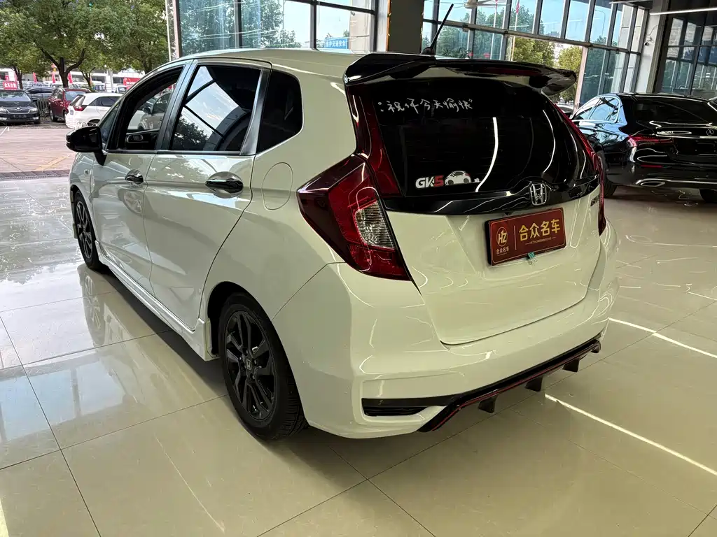 Honda Fit — миниатюра 9