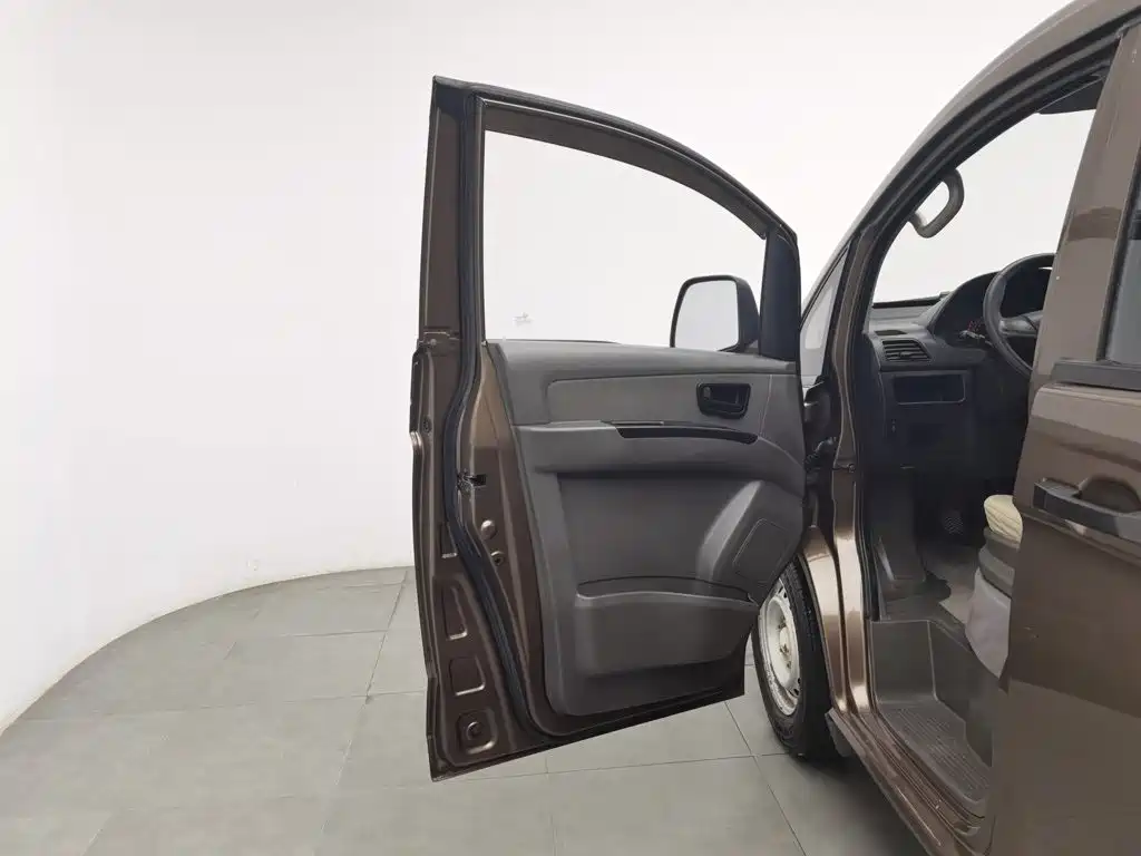 Wuling Zhengcheng Classic — миниатюра 8
