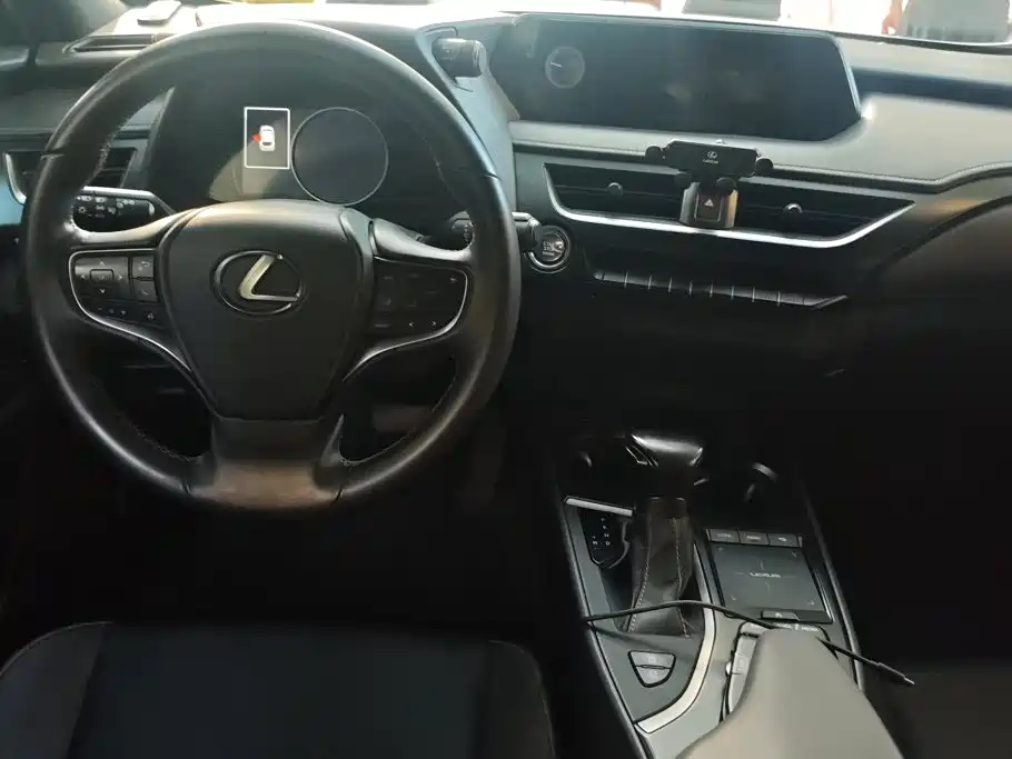 Lexus UX — миниатюра 12