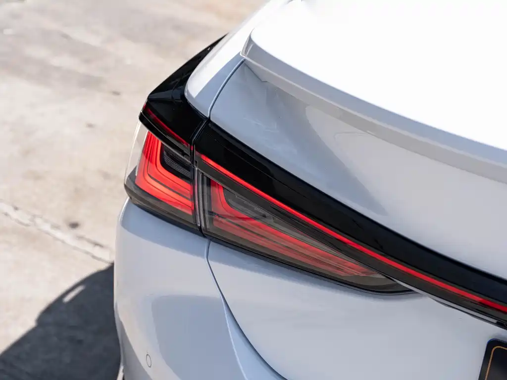 Lexus ES — миниатюра 7