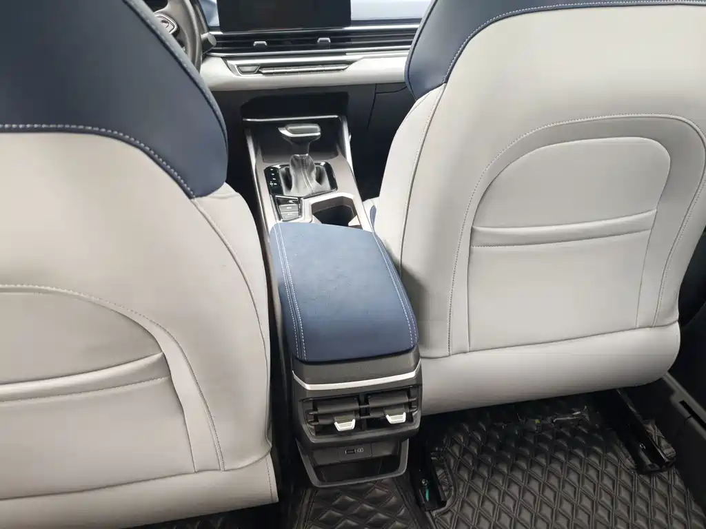 Geely Emgrand — миниатюра 9