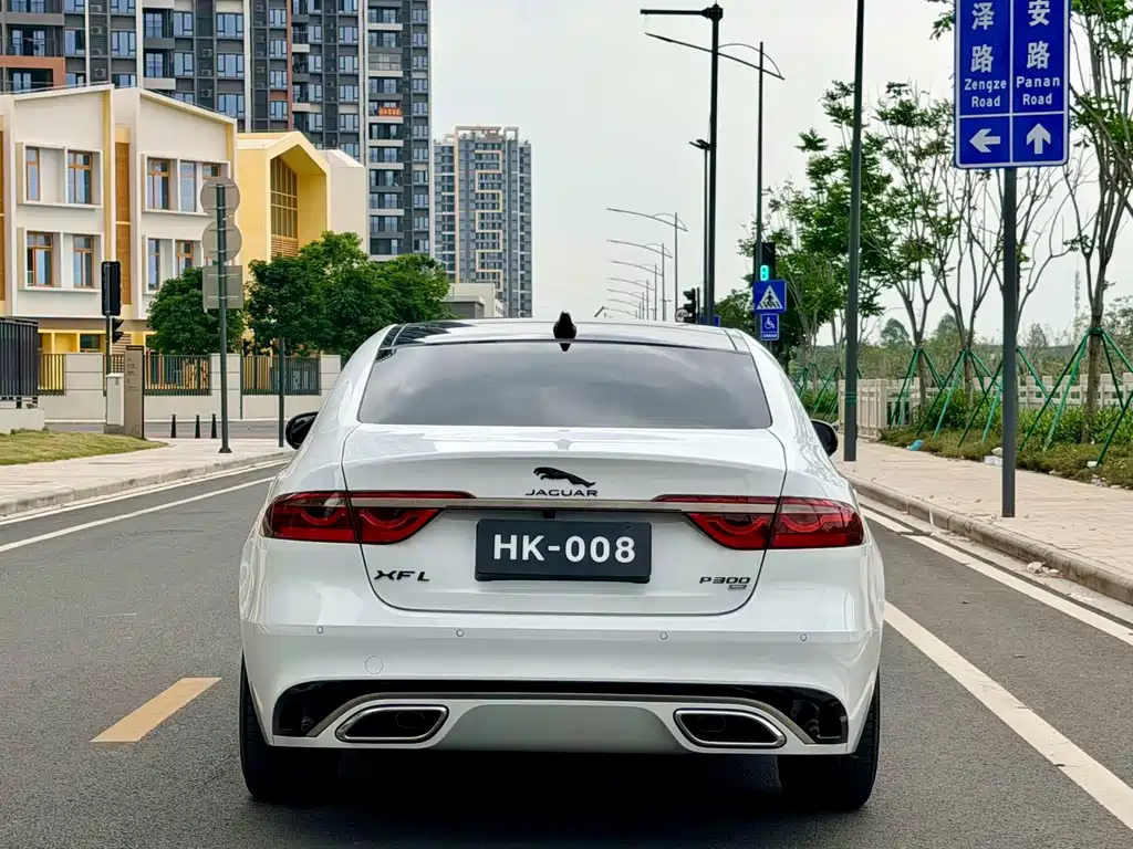 Jaguar XFL — миниатюра 7