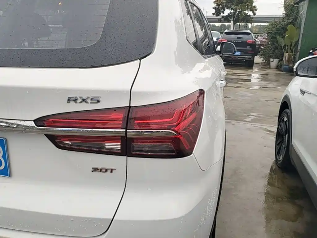Roewe RX5 — миниатюра 8