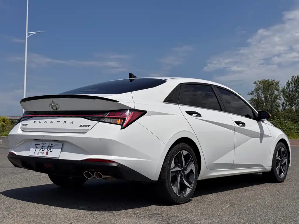 Hyundai Elantra 2022 240TGDi DCT LUX Luxury