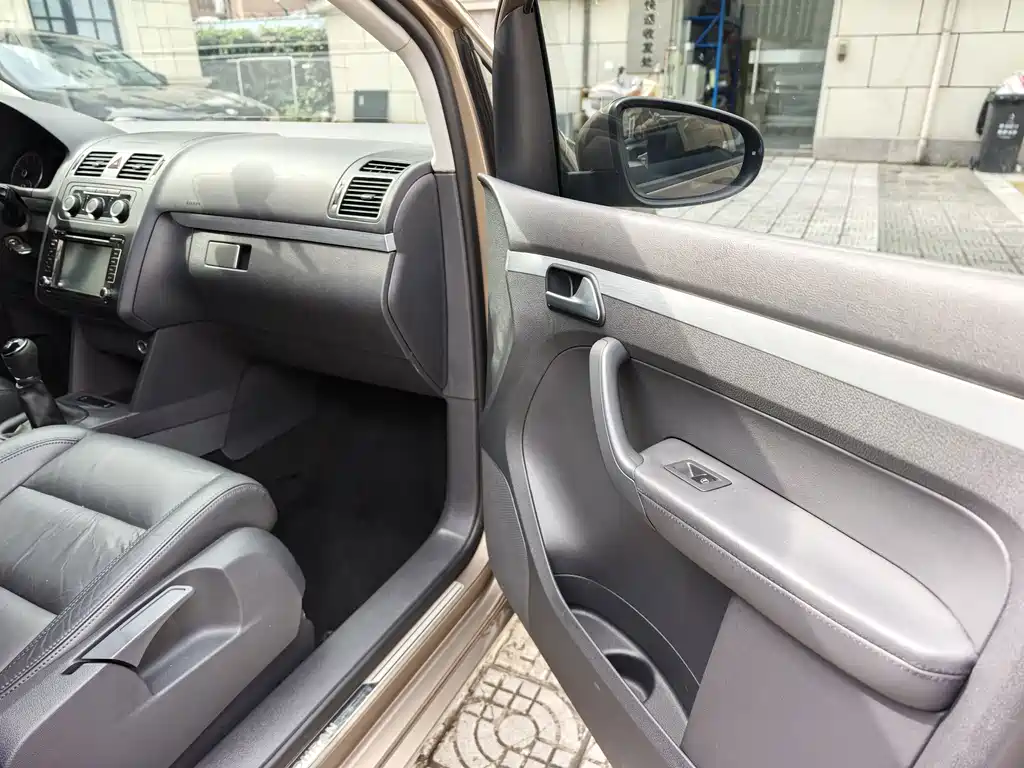 Volkswagen Touran — миниатюра 5